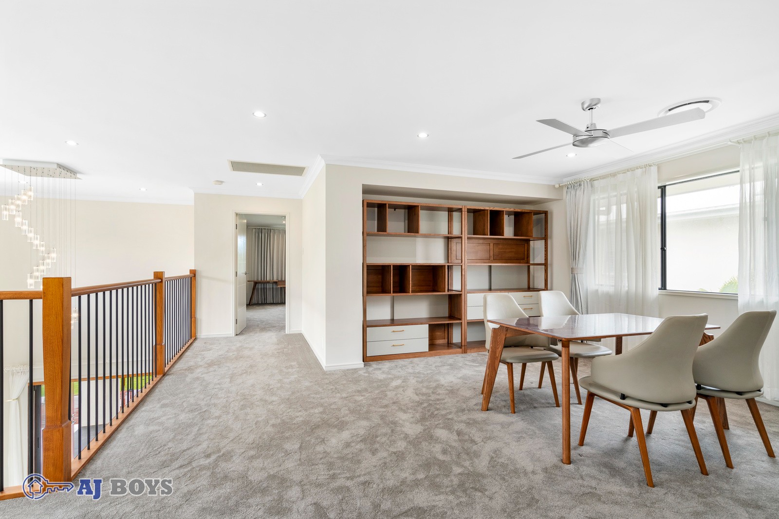 016_Open2view_ID797601-923_Medinah_Avenue.jpg